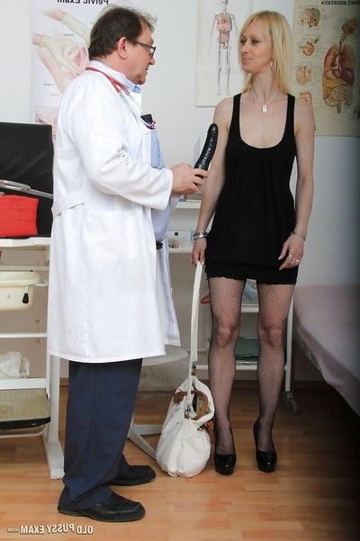 Ripened blond lady Nelly having seasoned wet crack examined by dirty doctor